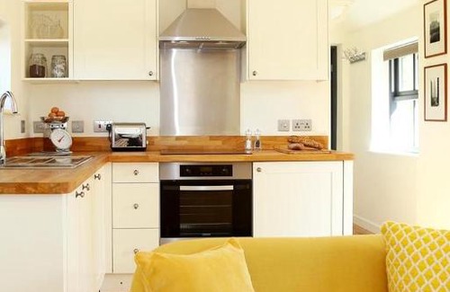Mayfield House | Primrose Lodge