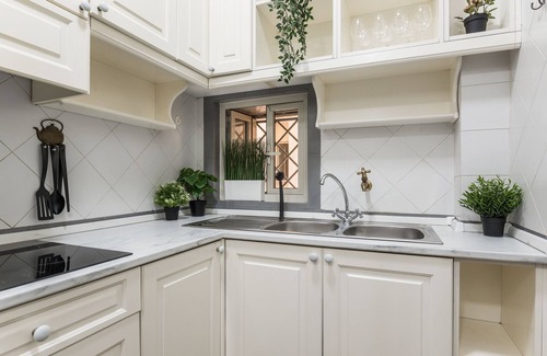 Rome City Centre Apartment | Principe Amedeo Apartment