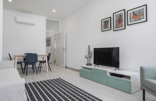 Merces Apartment | Principe Real: Elegant flat with terrace