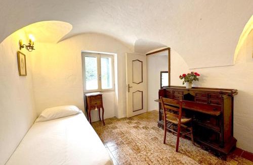 Isolabona Apartment | Principessa Grace Apartment Isolabona Italy Sleeps 3