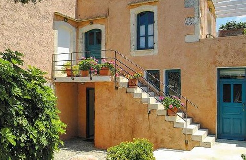 Prinos Villa | Prinos Villa Sleeps 4 Air Con WiFi