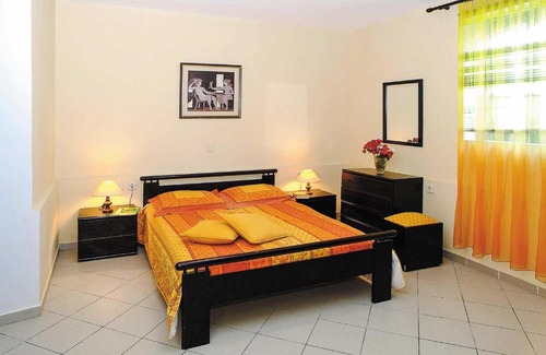 Prinos Villa | Prinos Villa Sleeps 4 Air Con WiFi
