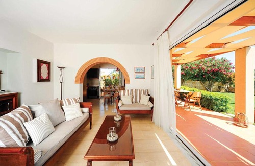 Prinos Villa | Prinos Villa Sleeps 6 Air Con WiFi