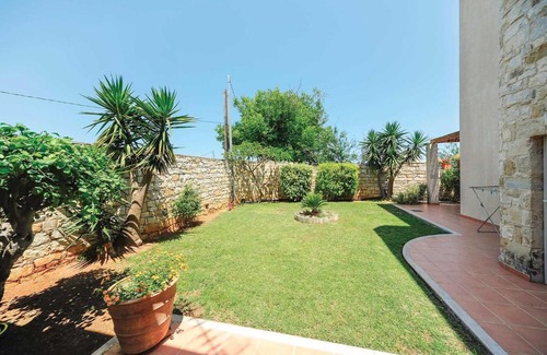 Prinos Villa | Prinos Villa Sleeps 6 Air Con WiFi