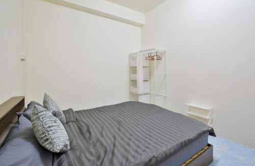 Khlong Toei Apartment | Prism House Thonglor- Affordable, Smart Stay in the Heart of Sukhumvit, Bangkok