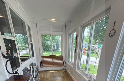 Lakeside Cottage | Pristine 3-bedroom cottage in Lakeside, Ohio with central air, laundry, Wi-Fi
