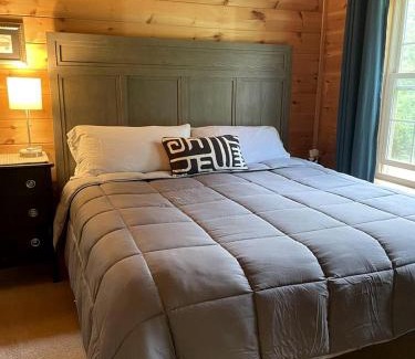 Naples House | Pristine and Cozy Cabin Rental Overlooking Pond near Rochester, New York