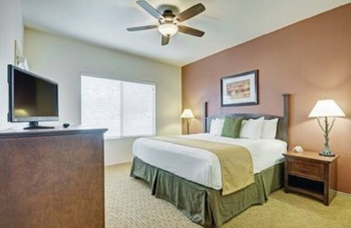 Ahwatukee Foothills Resort | Pristine beauty and a multiplicity of outdoor activities!