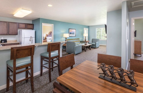 Midway Resort | Pristine beauty and a multiplicity of outdoor activities!