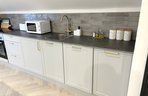 Worthing Apartment | Pristine flat within heart of worthing