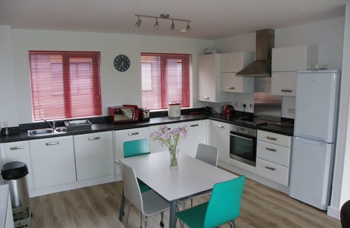 Saint Austell Bay Apartment | PRISTINE MODERN APARTMENT, PRIVATE BEACH, STUNNING SEA VIEW. LAST MINUTE 25% OFF