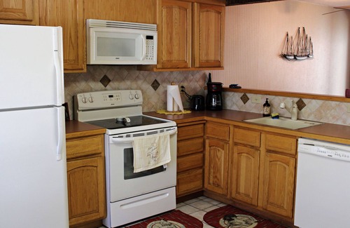 Pocono Pines House | Pristine Poconos Pinecrest Lake Townhouse