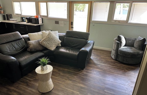 British Columbia Interior Apartment | Private 1 bed suite with hot tub and parking