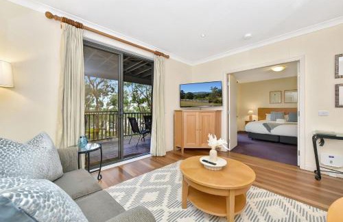Pokolbin Villa | Private 1bdr Villa Pinot located within Cypress Lakes Resort