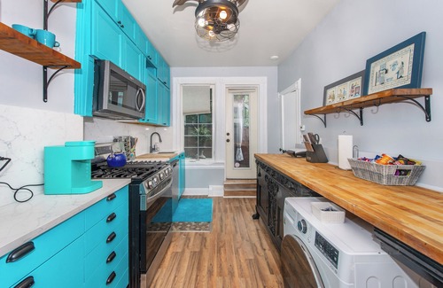 West Side Apartment | Private 1BR with Patio, Full Kitchen, Easy Access to Manhattan
