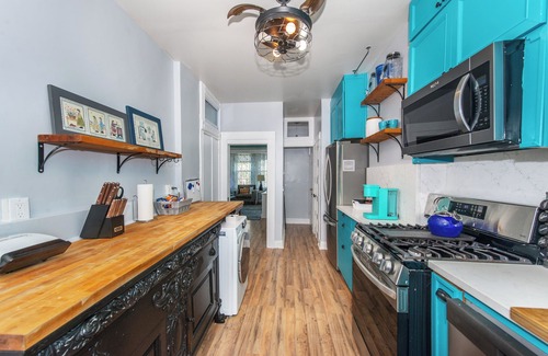West Side Apartment | Private 1BR with Patio, Full Kitchen, Easy Access to Manhattan
