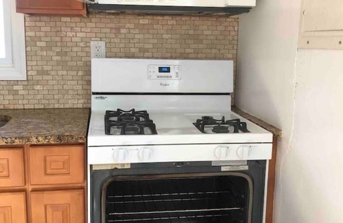 Woodbridge Apartment | Private 2-bed house with free parking and 15-min walk to direct NYC Manhattan train
