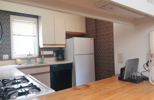 Stowe Area Condo | Private 2Bd 2Bath - Sleeps 5/6 Town home In Stowe VT - 15min From The Mountain