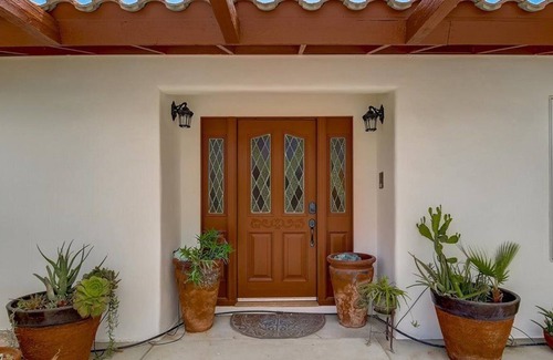 Enterprise House | Private 3/4 acre Custom Home Heated Pool/Spa & Waterfall-Close to Strip!