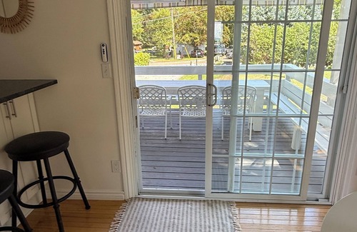 Dashwood Cottage | Private 4 Bed, 2 Bath Lakefront Home on Lake Huron - Sleeps 12!
