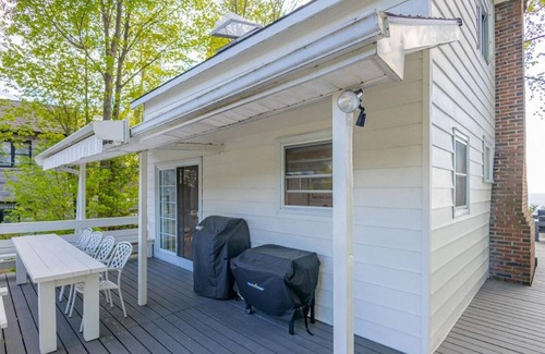 Dashwood Cottage | Private 4 Bed, 2 Bath Lakefront Home on Lake Huron - Sleeps 12!