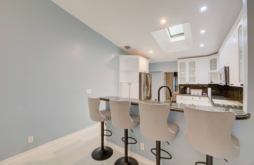 Sunrise House | Private 4-bedroom/2-bath lakeview house w/air hockey/pool/ping pong table
