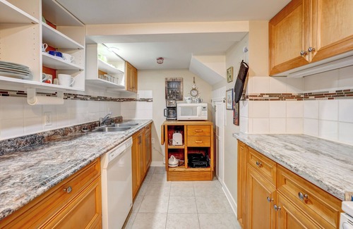 Okanagan-Similkameen House | Private 4-bedroom Suite For The Delight Of Children And Adults Alike