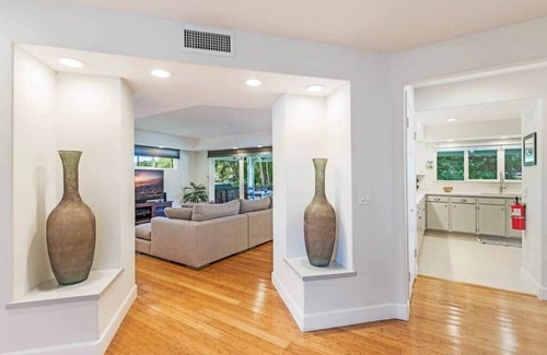 Kahana House | Private 4bd Home, Walk to Beach