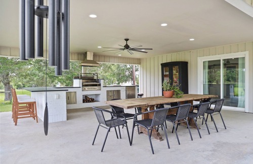 Round Top Other | Private 5-acre Retreat Perfect For Weddings, Family Reunions & Corporate Events!