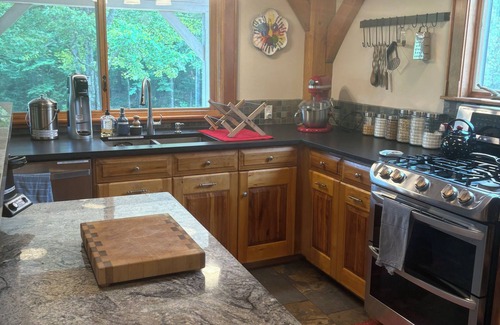 Moretown House | Private 6BR Mad River Valley Post & Beam - Sauna, Pond, 32 Acres near Sugarbush