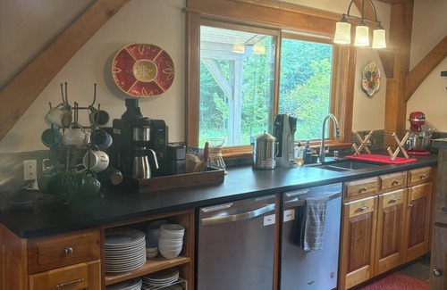 Moretown House | Private 6BR Mad River Valley Post & Beam - Sauna, Pond, 32 Acres near Sugarbush