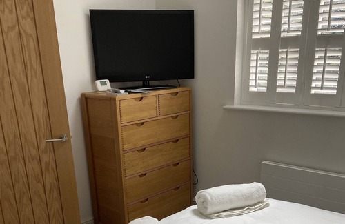 Kneesall House | Private and spacious 3-bedroom home with garden