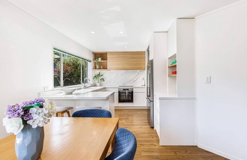 Greenlane - Ellerslie House | Private and Sunny 3BR with parking I Zodiak Stays