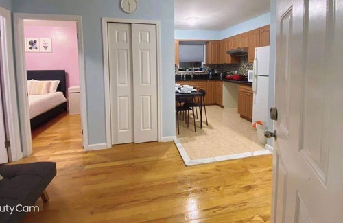 East Flushing Apartment | Private Apartment in Flushing - Near MTA buses