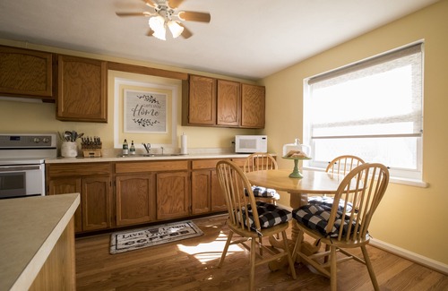 Brevard Apartment | Private Apartment in the ❤️ of Brevard, 1 Bedroom, sleeps 3,