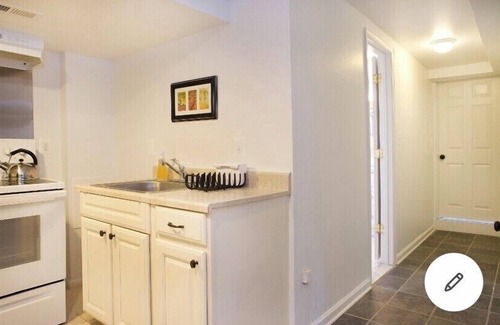 Silver Spring House | Private Apt 1 Bedroom Hi-Speed Internet, DC Metro.