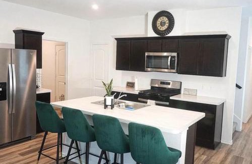 Houston House | Private Backyard Pool Table Bar Lounge