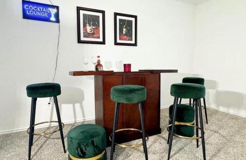 Houston House | Private Backyard Pool Table Bar Lounge