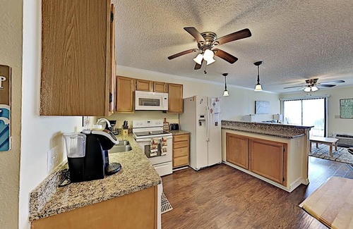 Myrtle Beach Condo | Private Balcony Overlooking Pool Beautiful Condo