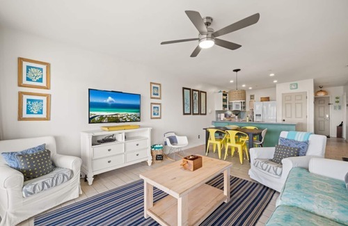Avalon Beach Estates Condo | Private Beach - 4 Chairs/2 Umbrellas set up - Pickleball - Kid Friendly