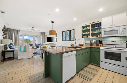 Avalon Beach Estates Condo | Private Beach - 4 Chairs/2 Umbrellas set up - Pickleball - Kid Friendly