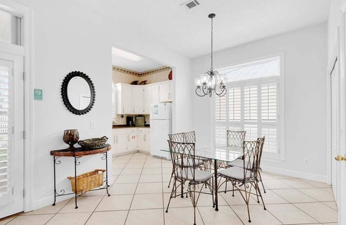 Avalon Beach Estates House | Private Beach Access + Beach Chair Setup Included ~ Coastal Cottage at Maravilla