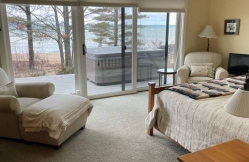 Kewadin House | Private beach house with many extra`s for an adventurous vacation.
