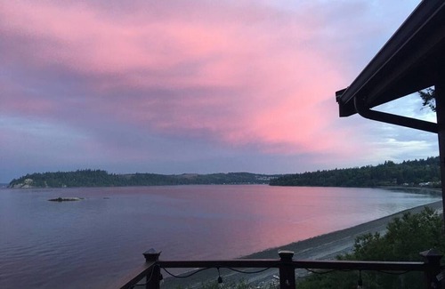 Port Ludlow House | Private Beach - Port Ludlow Beach Happy Camper