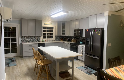 Green Turtle Estates House | Private Beach, Sleeps 10, Hot Tub In Deck, Centrally Located , generator WiFi