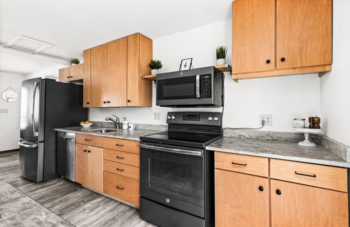Port Wing Cabin | Private Beach, Ski, Snowshoe and Sauna at Superior Shores