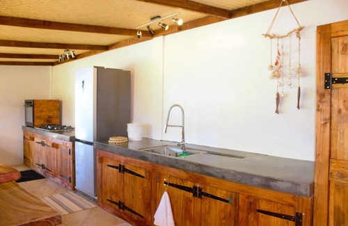 Teahupoo House | *PRIVATE BEACH, waterfront bungalow-A/C - 4 pers