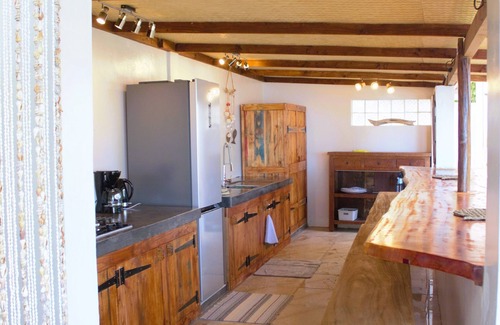 Teahupoo House | *PRIVATE BEACH, waterfront bungalow-A/C - 4 pers