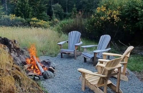Metchosin Cottage | Private Beachy Cottage in Metchosin close to Trails and Beaches