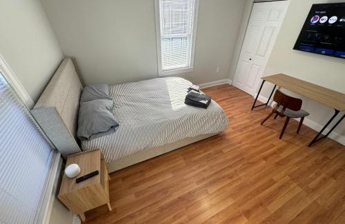 Medford House | Private Bedroom & Private Bathroom in Spacious House 8 min to Boston